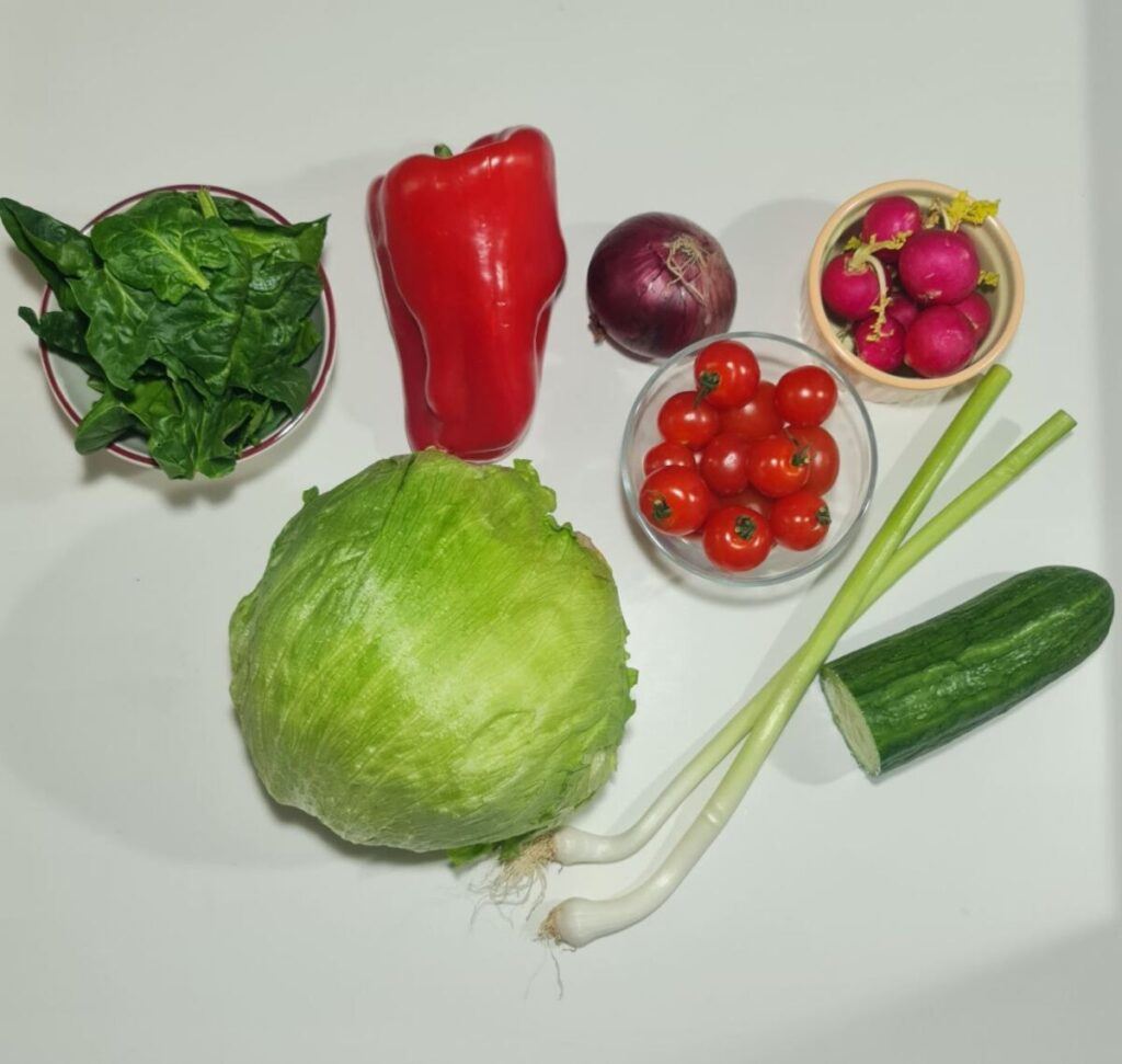 iceberg lettuce salad ingredients