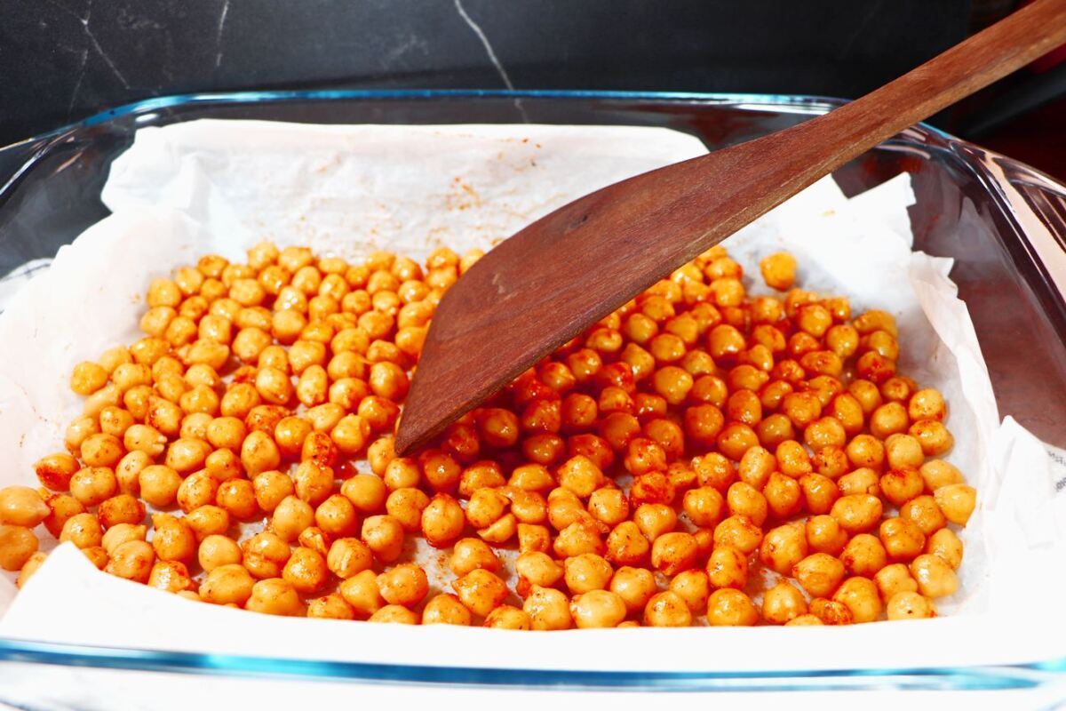 seasoning crispy roasted chickpeas