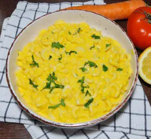 a bowl of macaroni and cheese