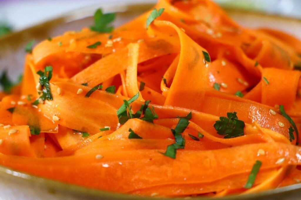 delicious raw carrot salad