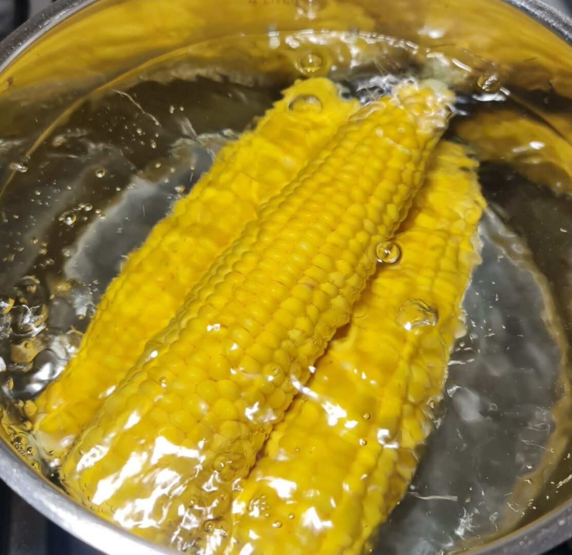 boiling corn on the cob