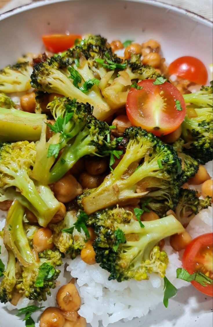 vegan brccoli stir fry close up