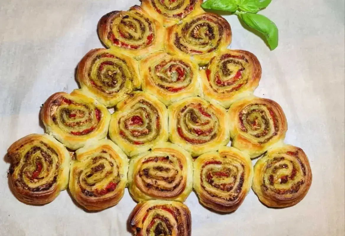 Easy and Impressive Vegan Christmas Pinwheel Appetizer for Your Holiday ...